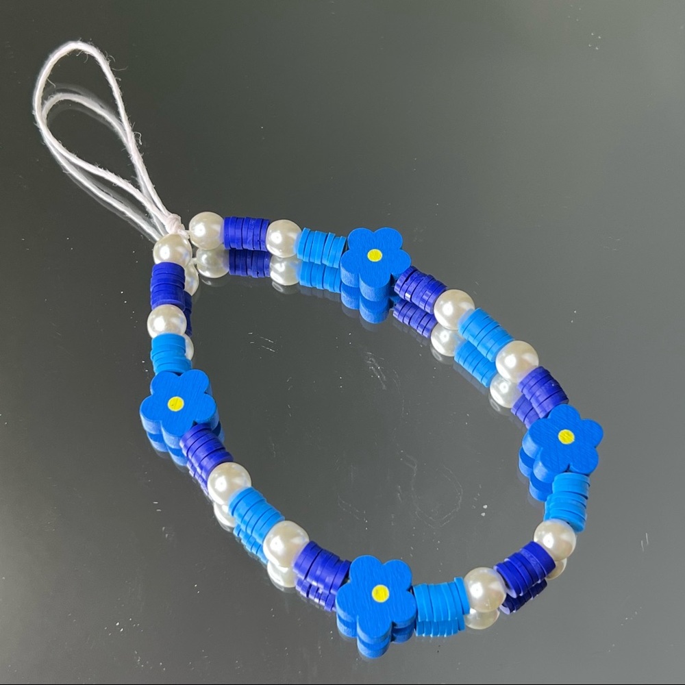 ✨Blue Phone Charm✨